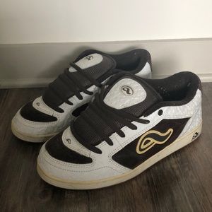 Barely Worn Adio Skate Shoes - 10M - White/Brown